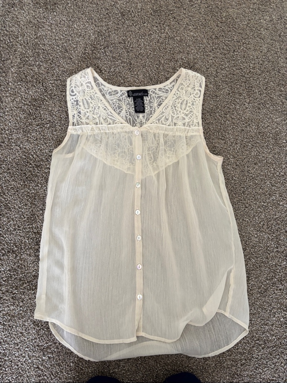 Signature Studio Cream Lace Yoke Sleeveless Button-Front Blouse